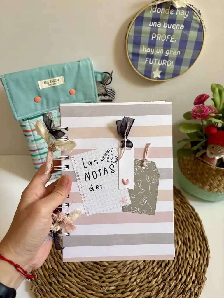 Cuaderno "Mis Cuardernos" para Profes Únicos.